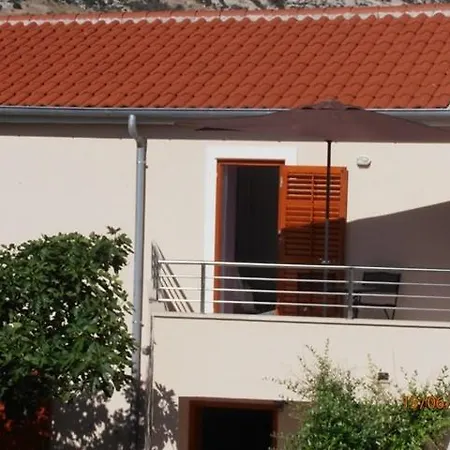 Modern House Centre Pag 別荘 パグ