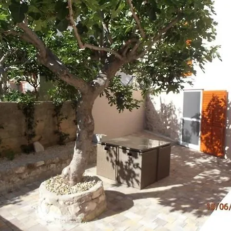Modern House Centre Pag