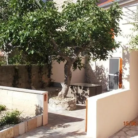 Modern House Centre Pag Holiday home *